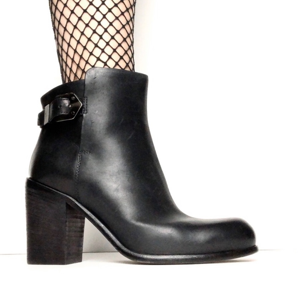 NWOT AGL Block Heel leather black ankle boot 37 1/2